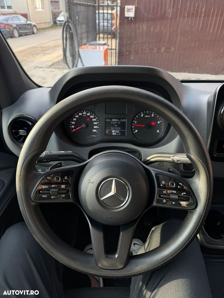 Mercedes-Benz Sprinter - 5