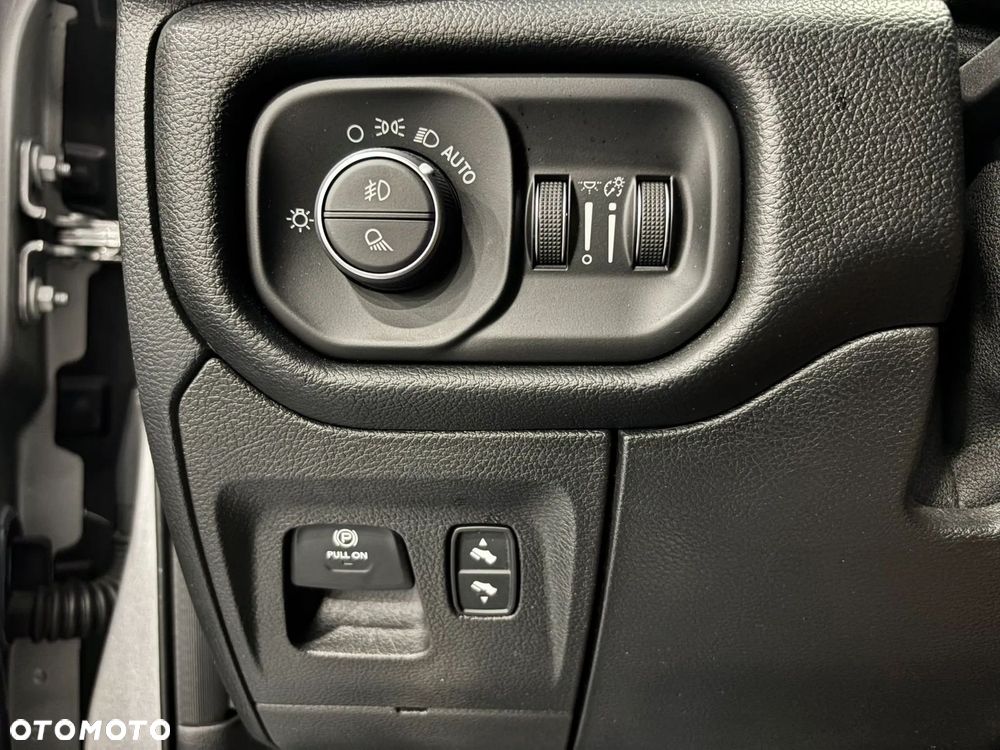 Dodge RAM 5.7 4x4 - 27