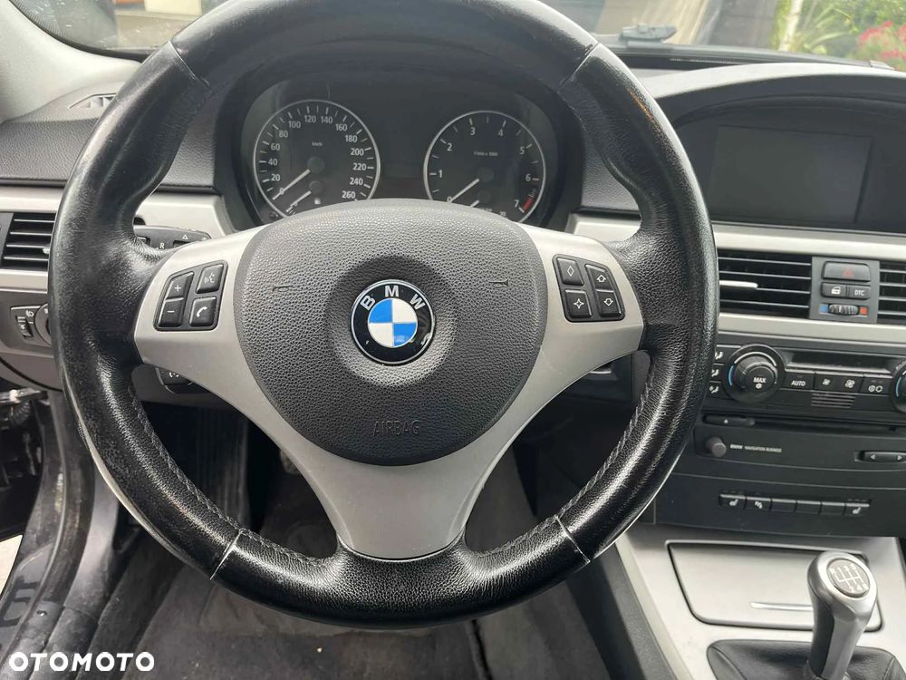 BMW Seria 3 318i - 8