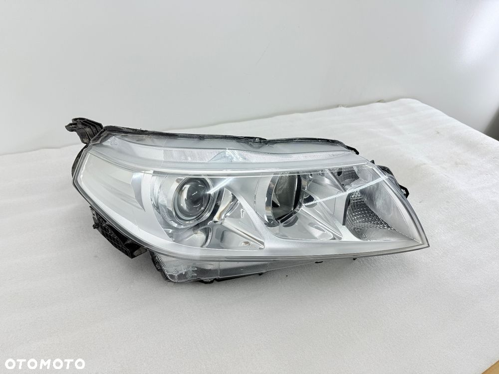 Lampa przednia prawa Suzuki Vitara III 3 - 2