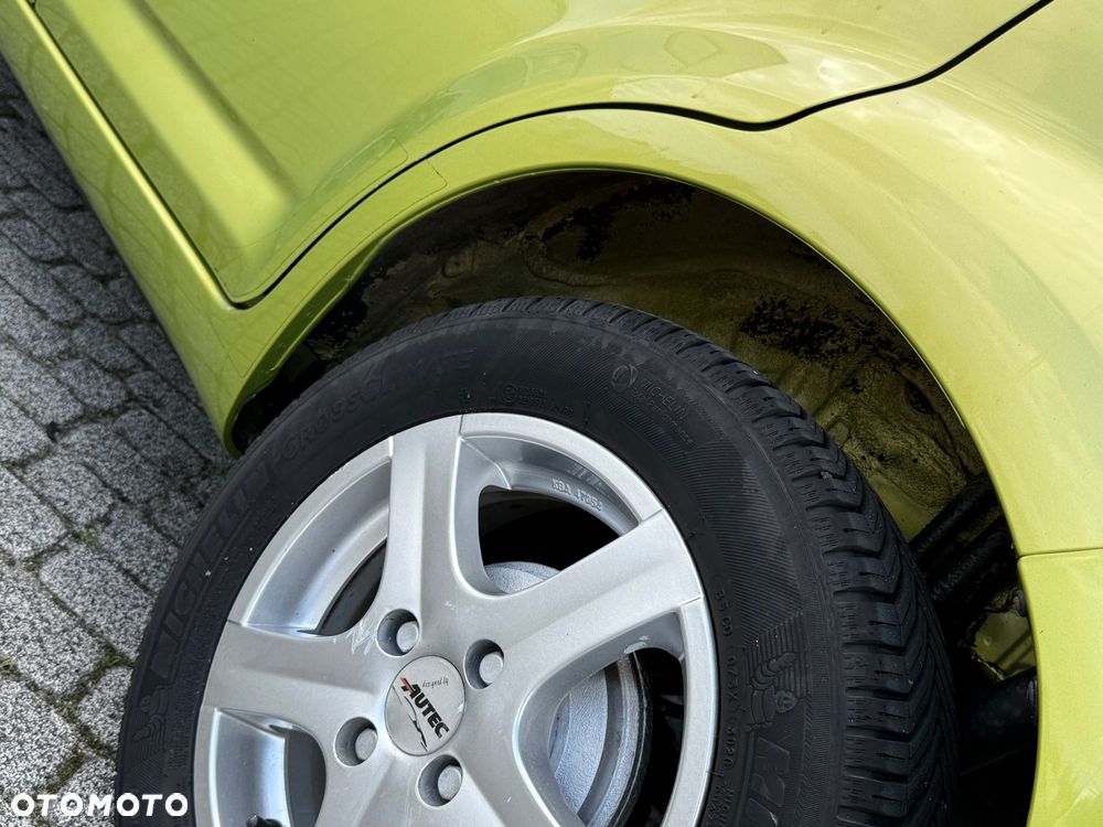 Daihatsu Sirion 1.0 - 11