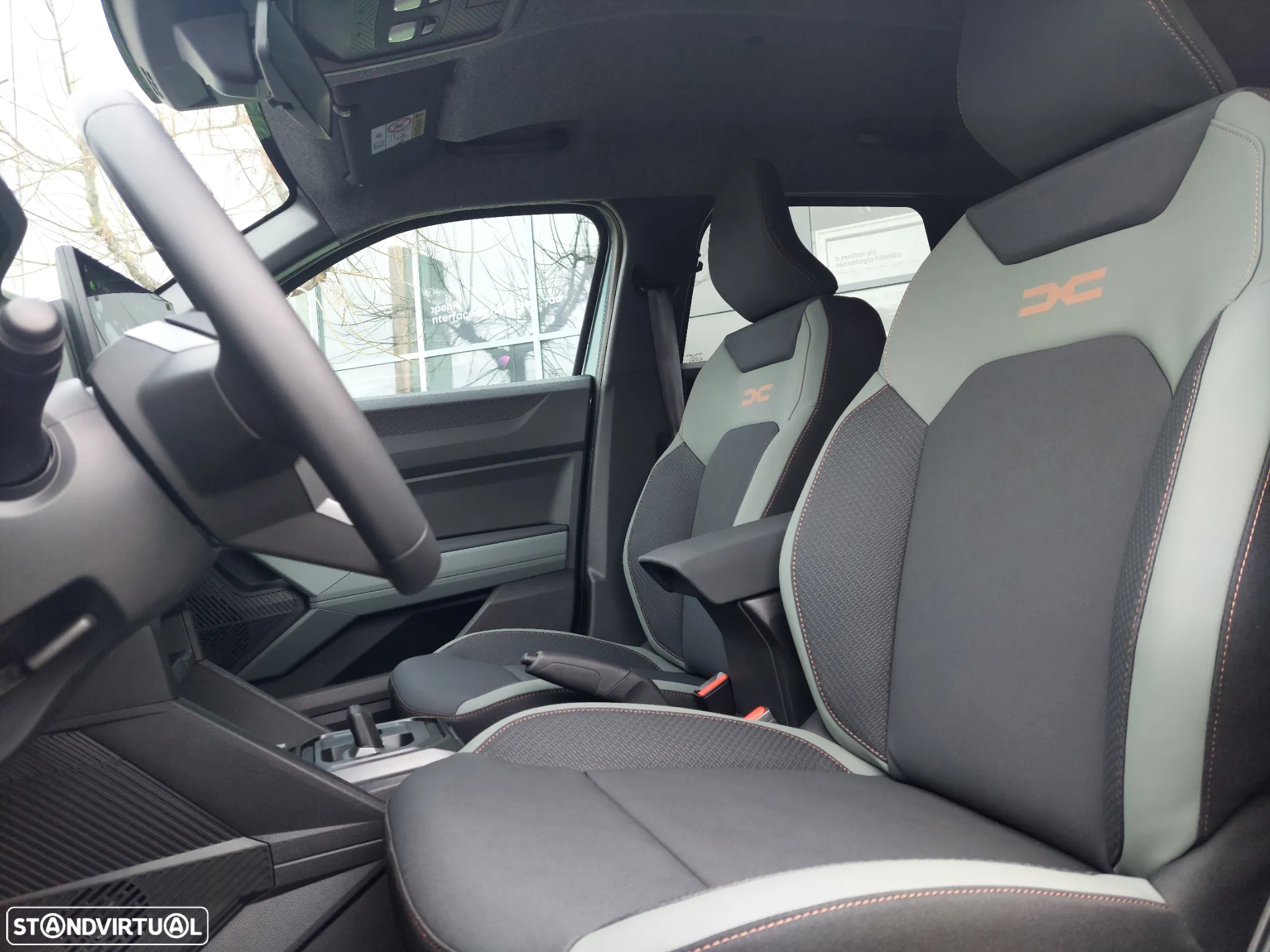 Dacia Duster 1.6 Hybrid Extreme - 14