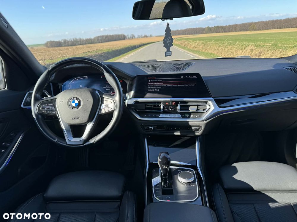 BMW Seria 3 318d Sport Line Shadow - 17
