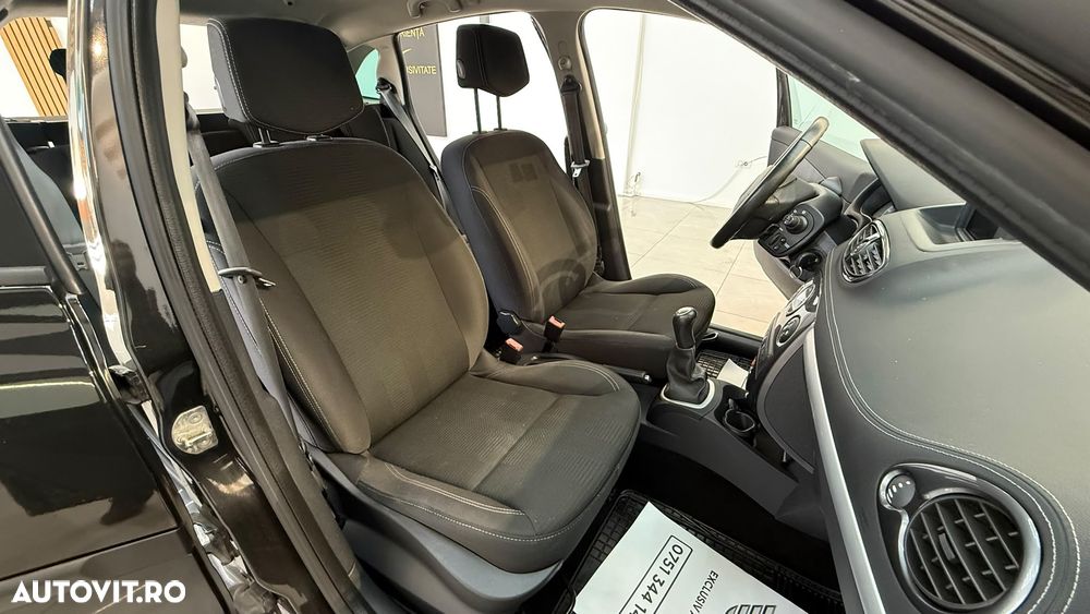 Renault Clio - 12