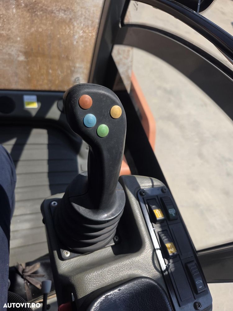 Atlas TERASAMENTE, 12,3tone, 2022, 500h, latime tambur 2,2m, produs in GERMANIA, motor Cummins 97kW, anv 90% ok, fara aer conditionat, lungime 5,7m, posibilitate leasing 4 ani, STARE CA NOU-PROMOTIE 69.900 EUR+Tva - 7