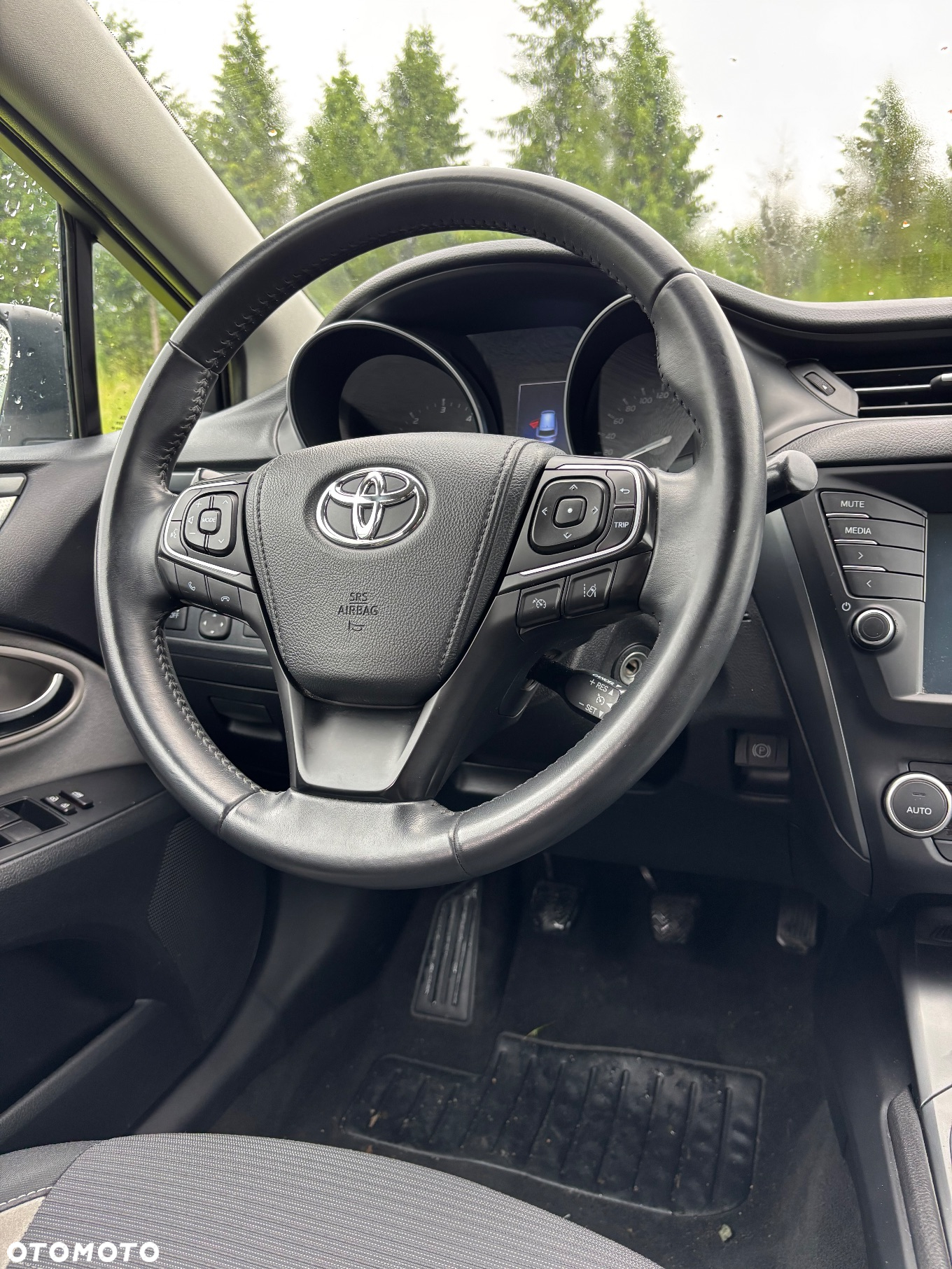 Toyota Avensis - 9