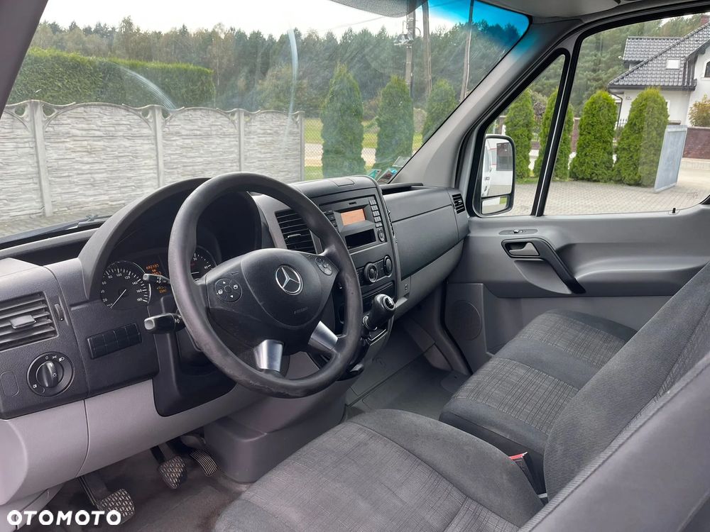 Mercedes-Benz Sprinter - 12