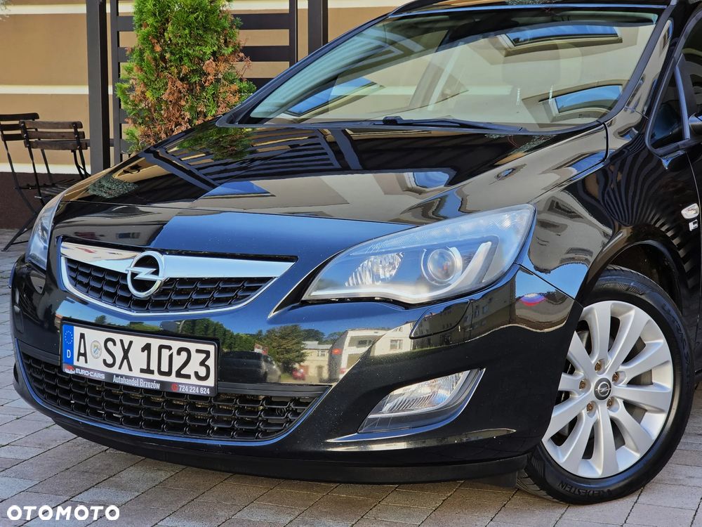 Opel Astra 1.6 Turbo 150 Jahre - 9