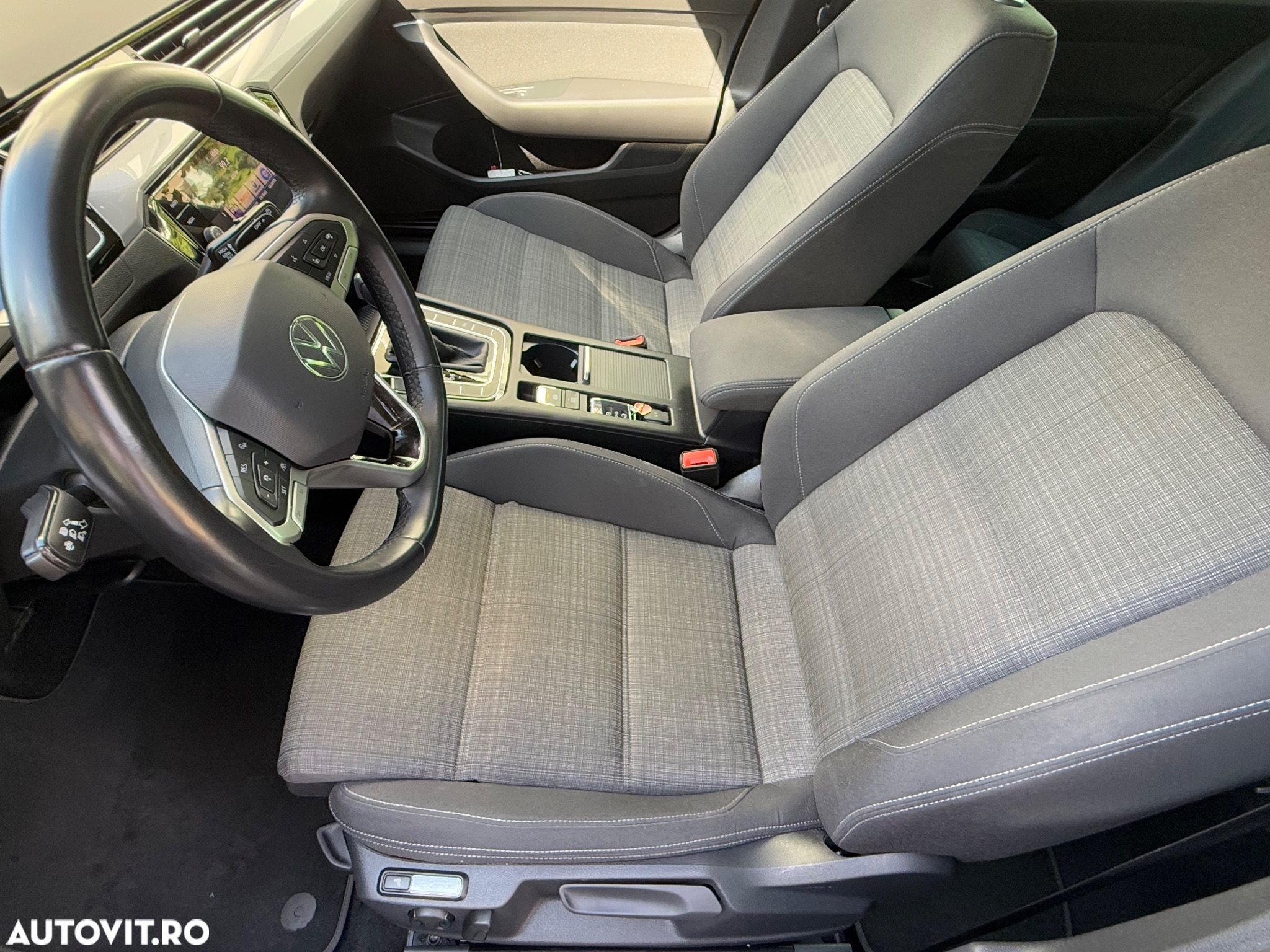 Volkswagen Passat Variant 2.0 TDI DSG Business - 8