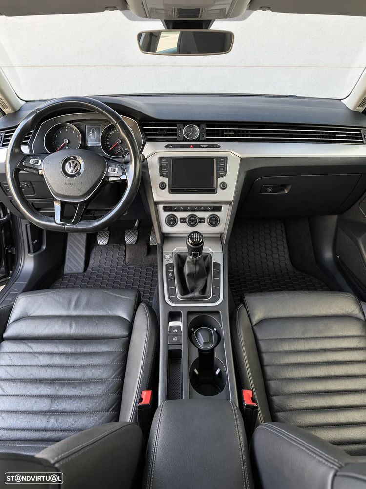 VW Passat Variant 2.0 TDi Highline - 15