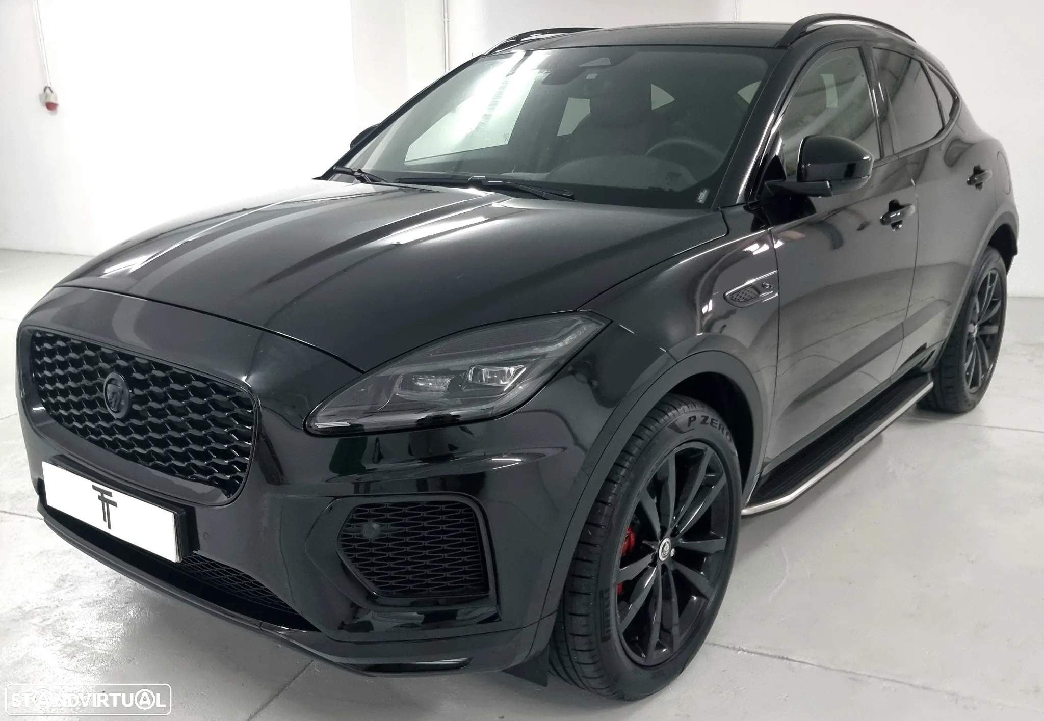 Jaguar E-Pace 1.5 P300e R-Dynamic SE AWD Aut. - 36