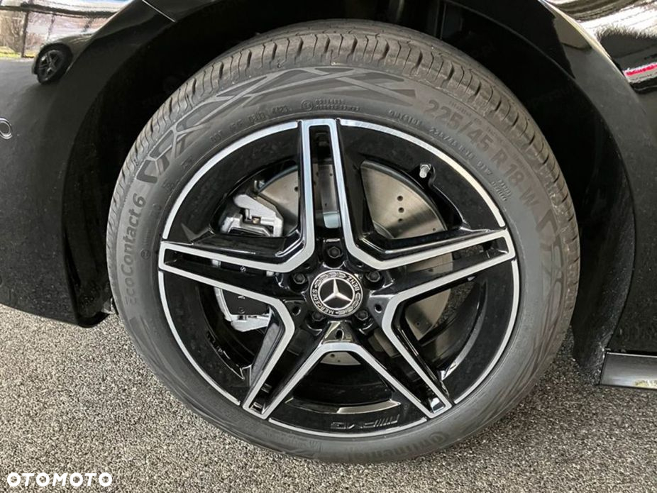 Mercedes-Benz CLA 200 d AMG Line 8G-DCT - 12