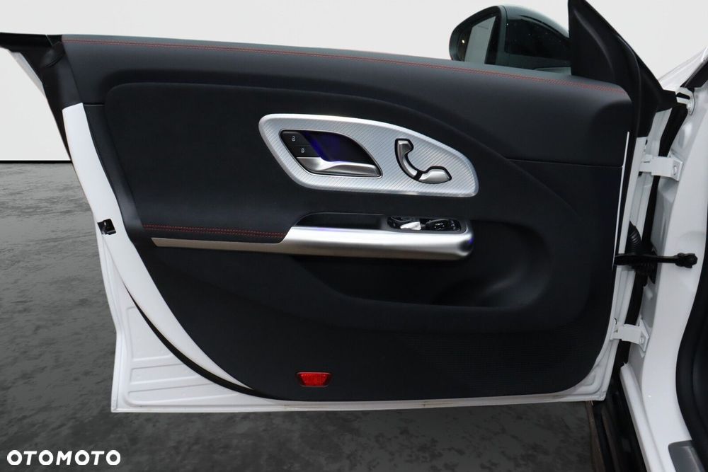 Mercedes-Benz CLA - 8