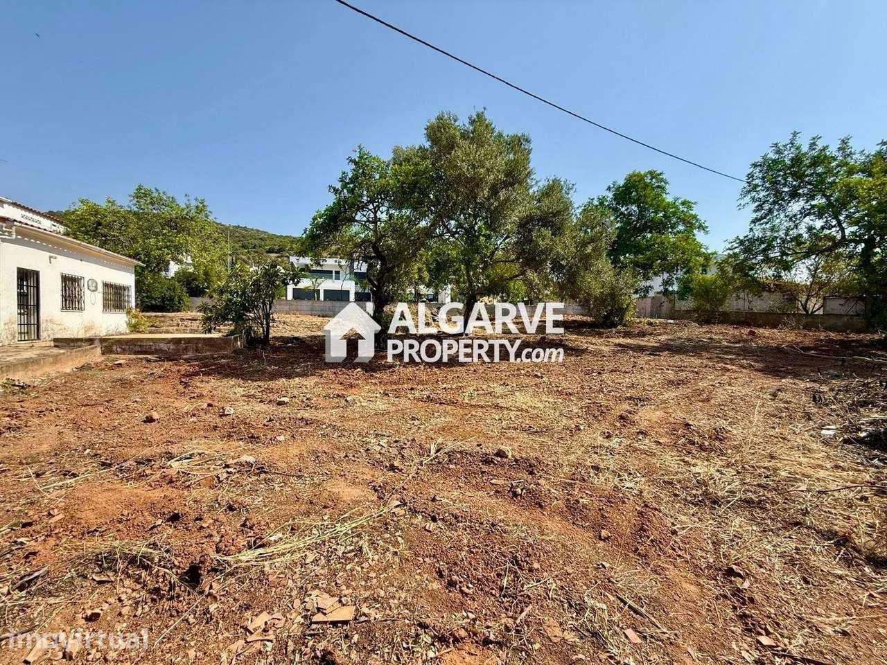 Moradia localizada em zona calma e residencial entre Vilamoura e Loulé - Grande imagem: 5/15