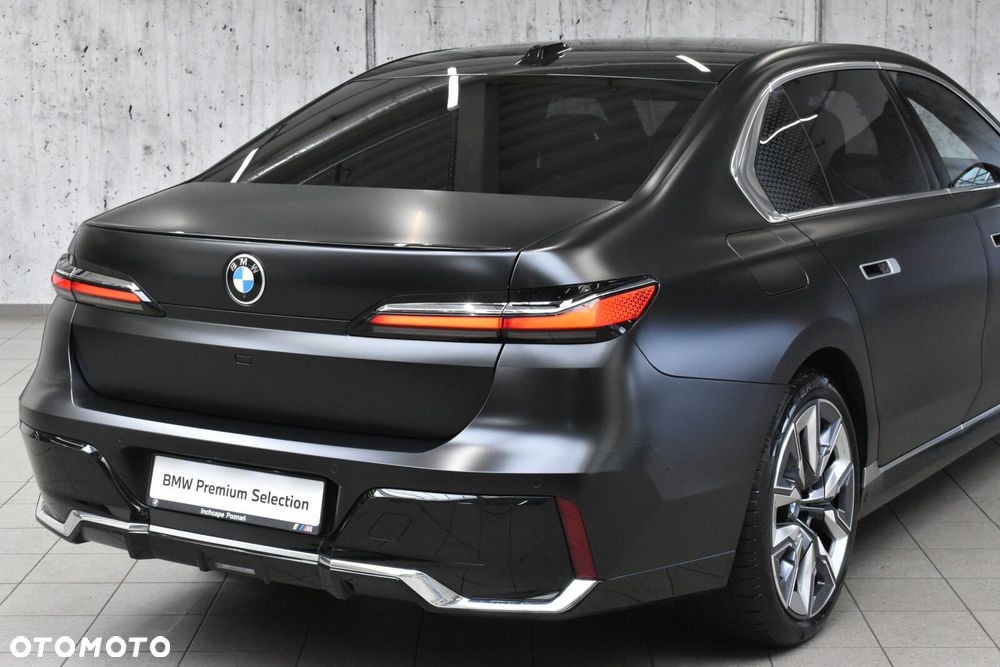 BMW Seria 7 - 28