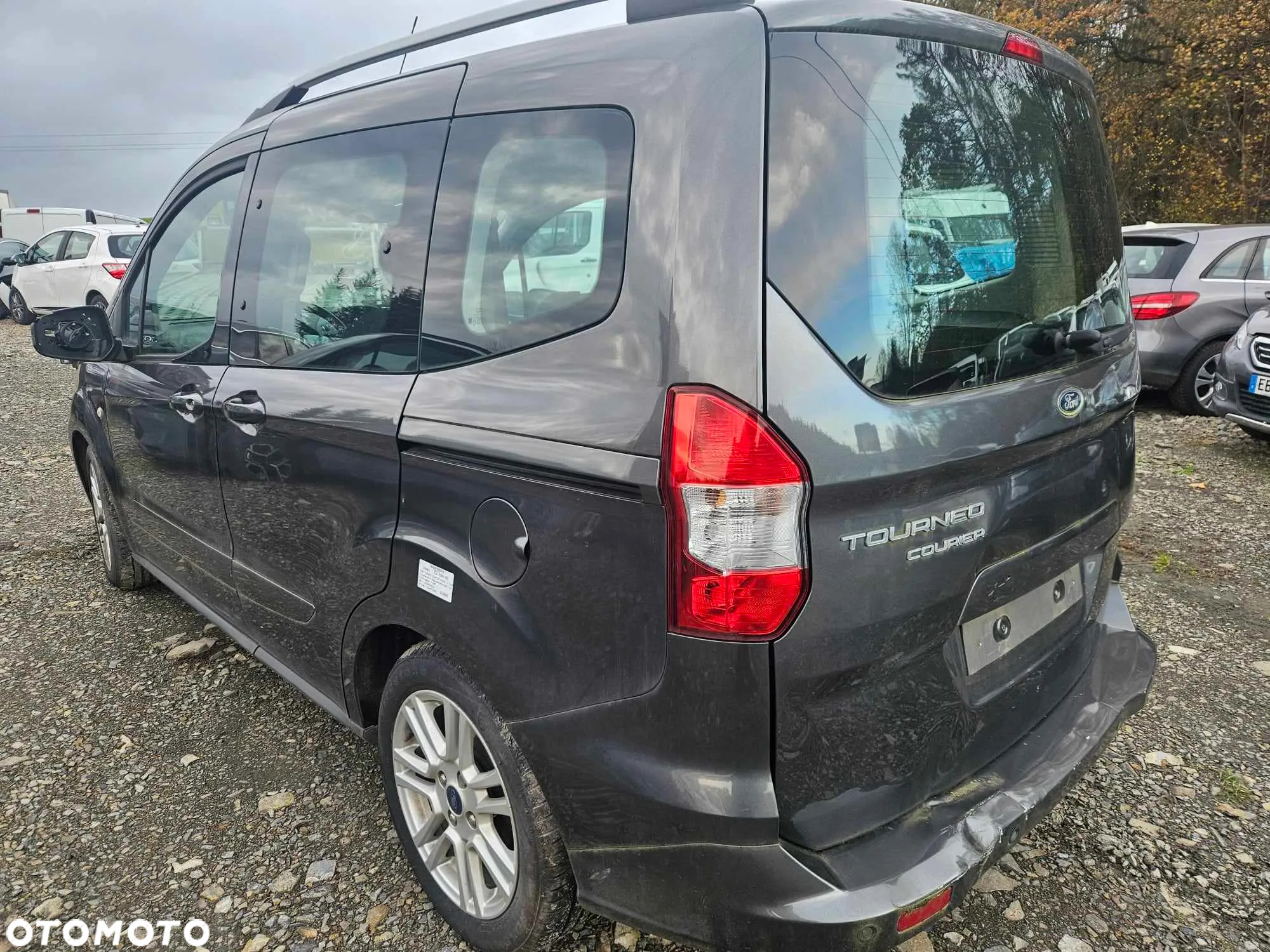 Ford Tourneo Courier 1.0 EcoBoost Sport - 3