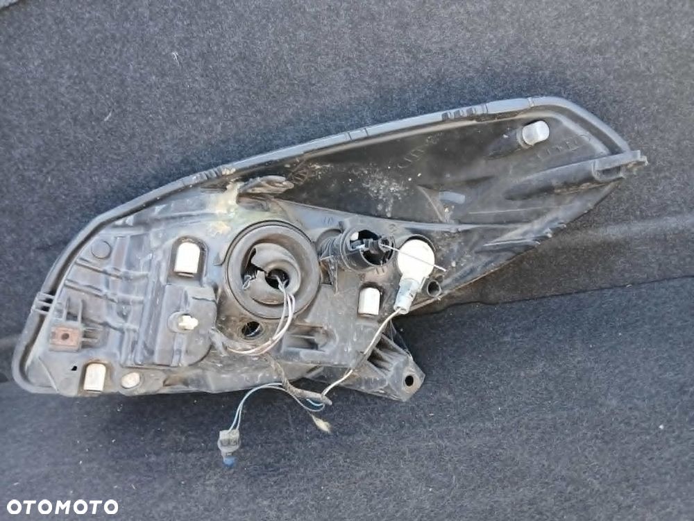 Dacia Sandero Lampa przednia lewa, prawa - 5