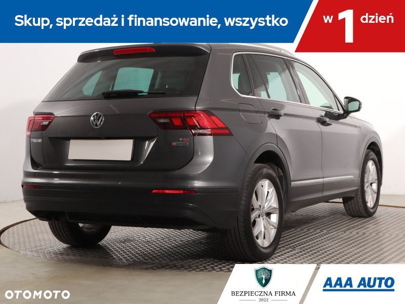 Volkswagen Tiguan - 7