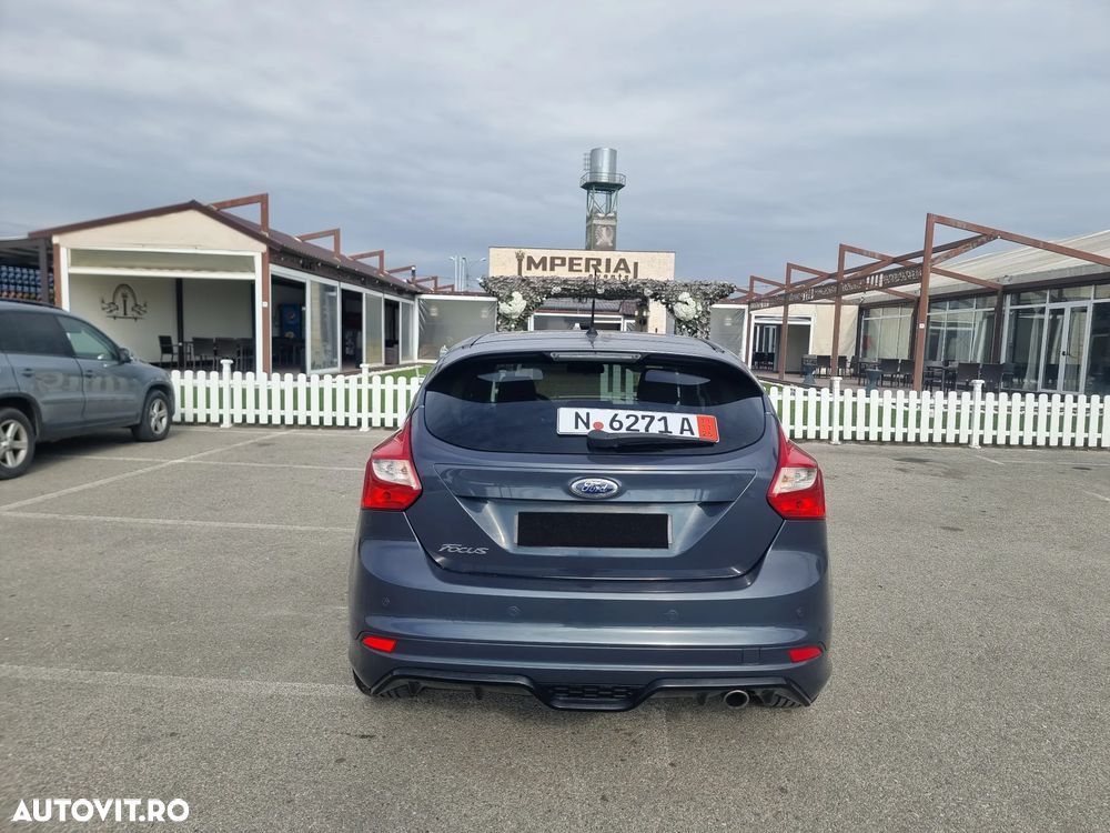 Ford Focus 2.0 TDCI DPF Titanium - 9