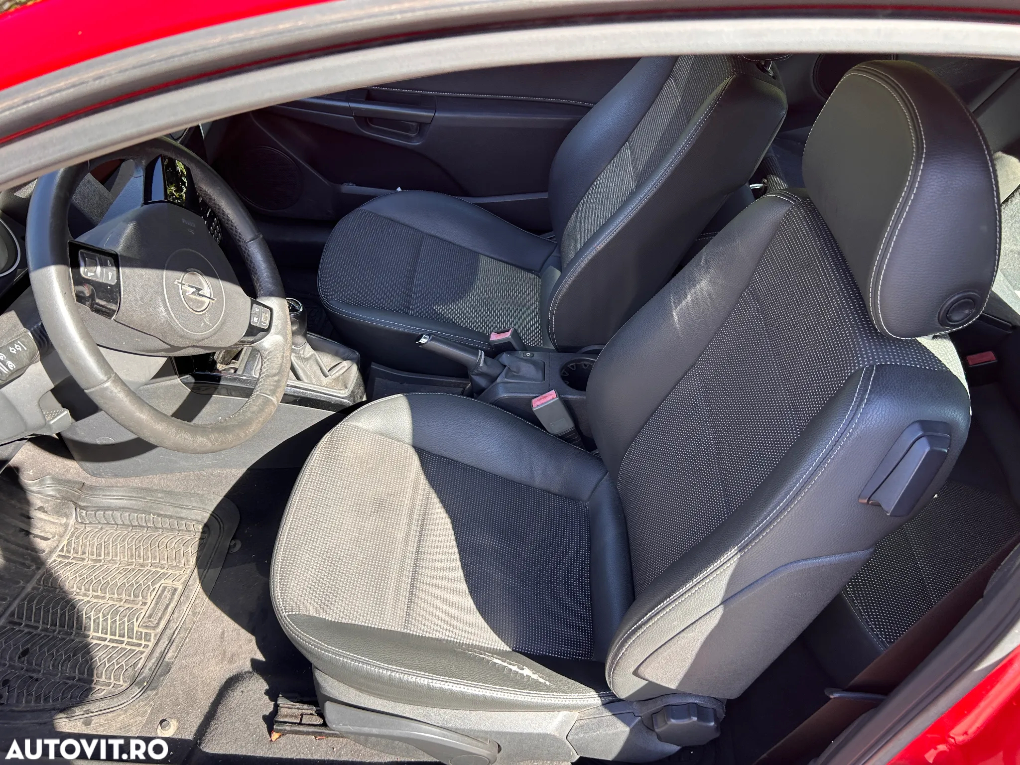 Opel Astra GTC 1.6 Sport - 13