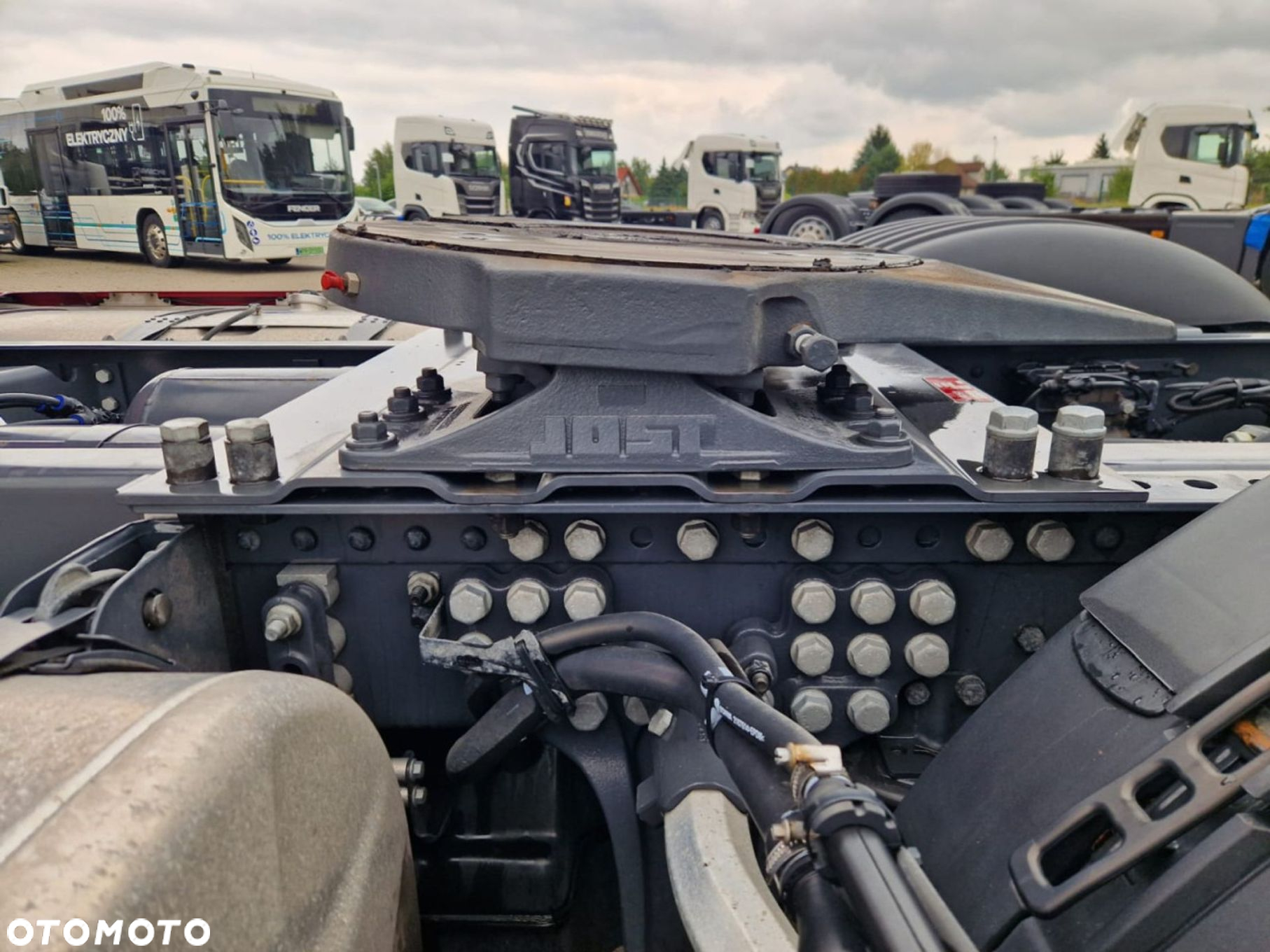 Scania Bogata Wersja, Alu, Metalik, 4 Poduszki / Dealer S - 27