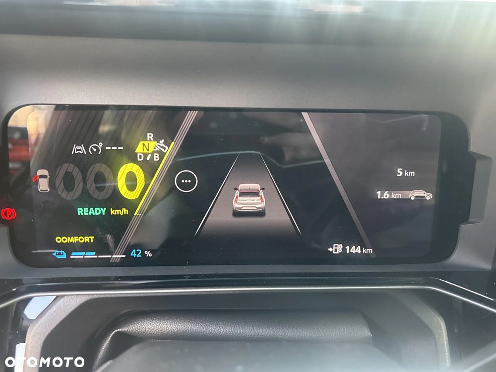 Renault 5 52kWh Comfort Range Techno - 14