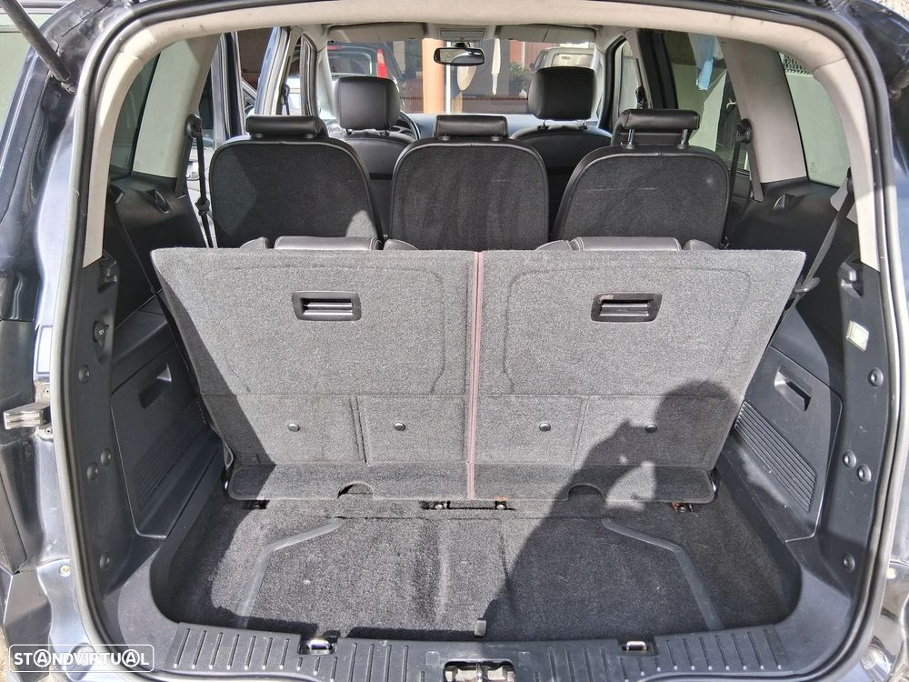 Ford S-Max 2.0 TDCi Titanium 7L - 17