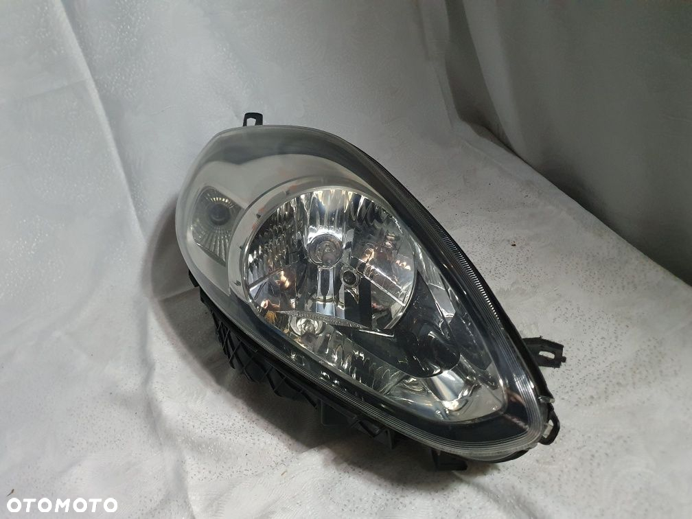 Lampa prawa Fiat Grande Punto EVO EUROPA przód - 2