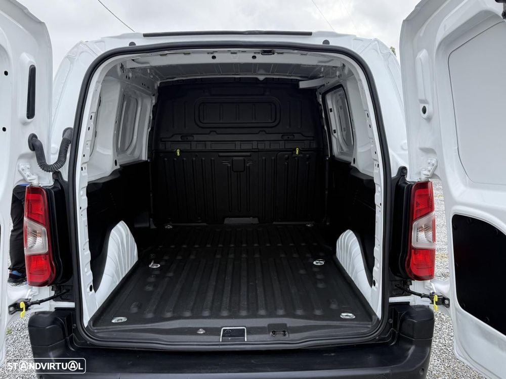 Peugeot Partner 1.5 Blue-HDI Premiun CX 6 3Lug IVA Dedutível - 33
