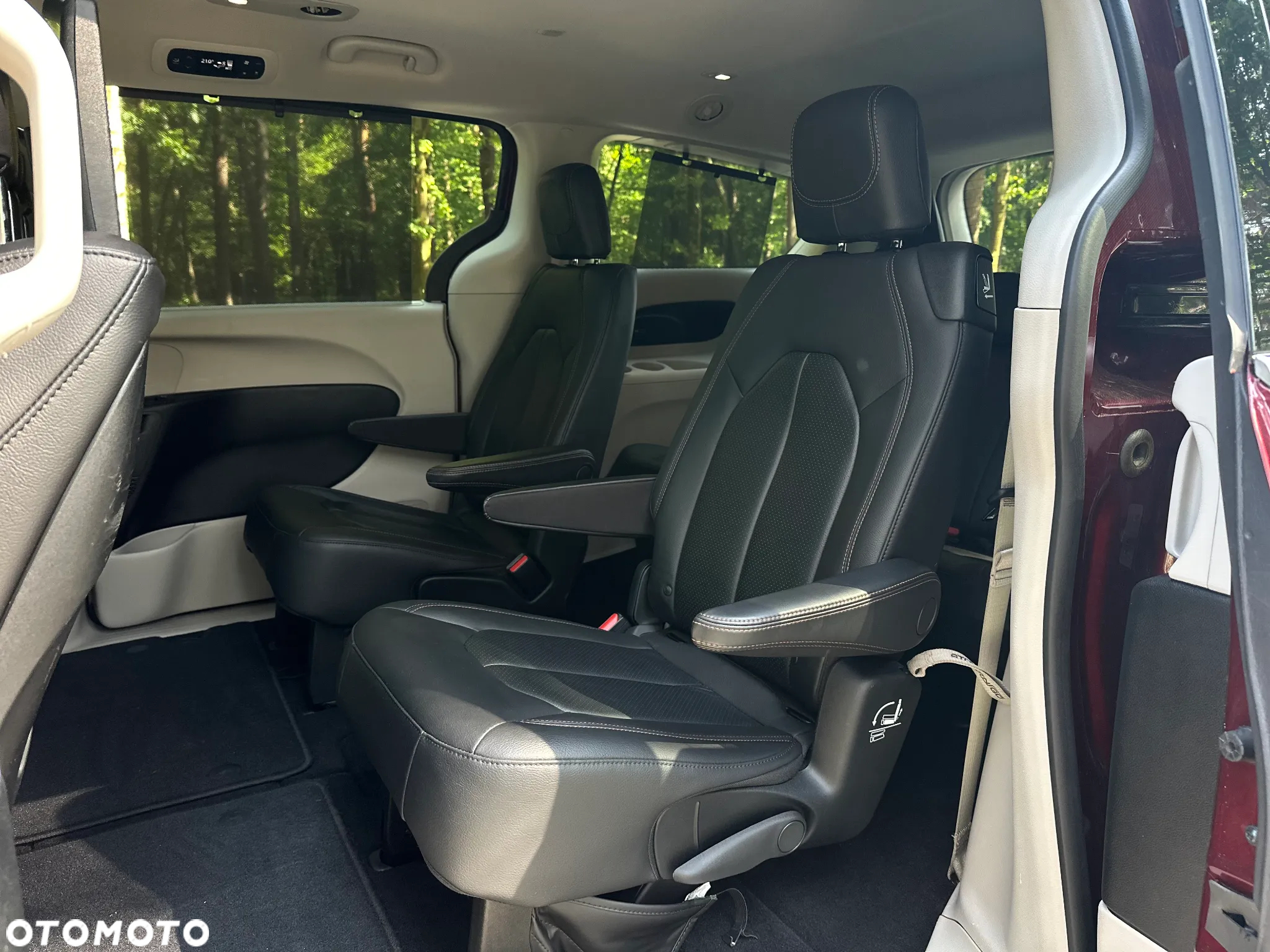 Chrysler Pacifica - 14