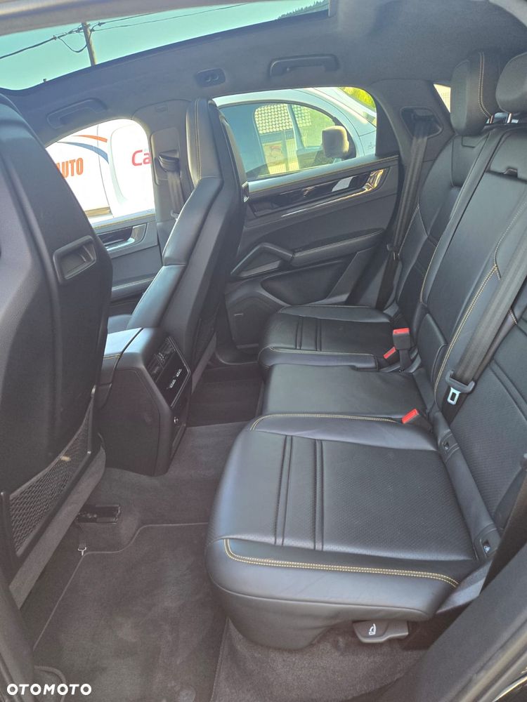Porsche Cayenne - 17