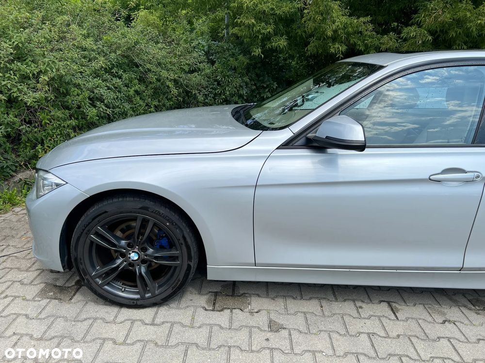 BMW Seria 3 328i Modern Line - 8