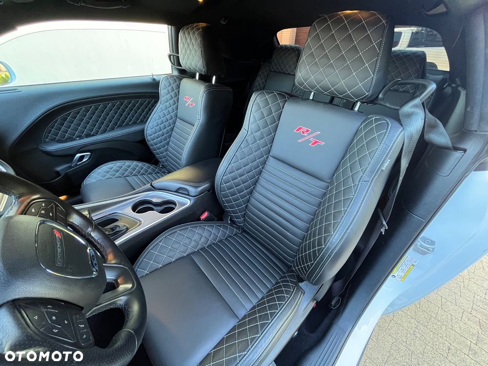 Dodge Challenger 5.7 R/T - 11