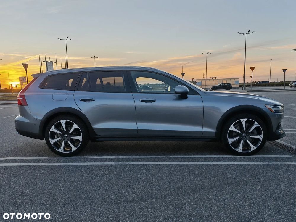 Volvo V60 Cross Country T5 AWD Geartronic Pro - 4