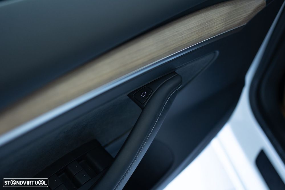 Tesla Model 3 Standard RWD Plus - 35