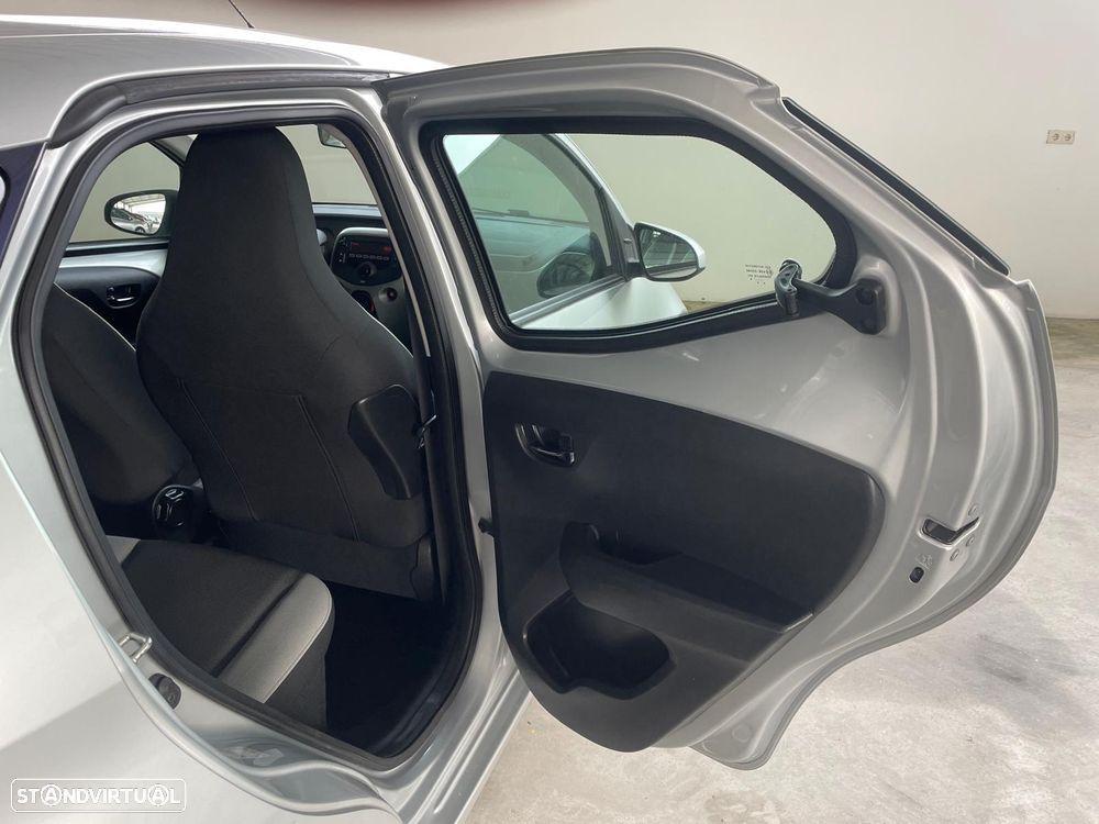 Toyota Aygo x-play - 19