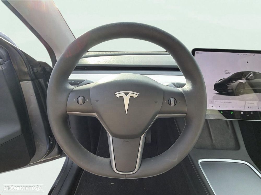Tesla Model Y Long-Range RWD - 9