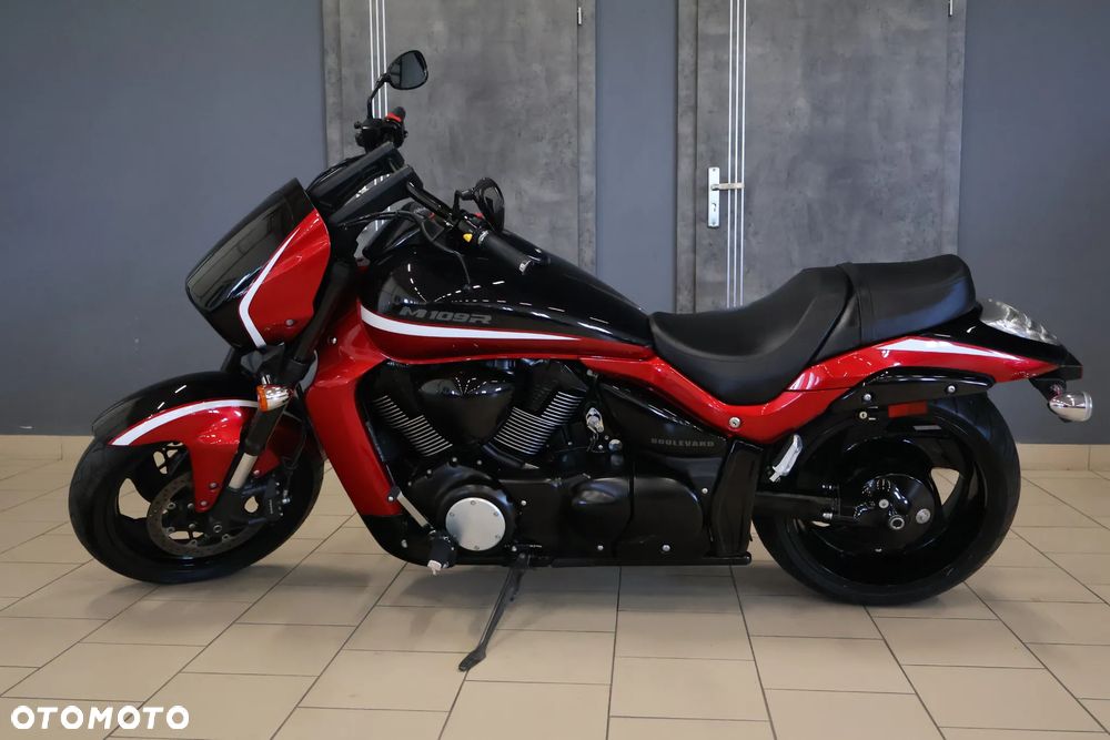 Suzuki Intruder - 2