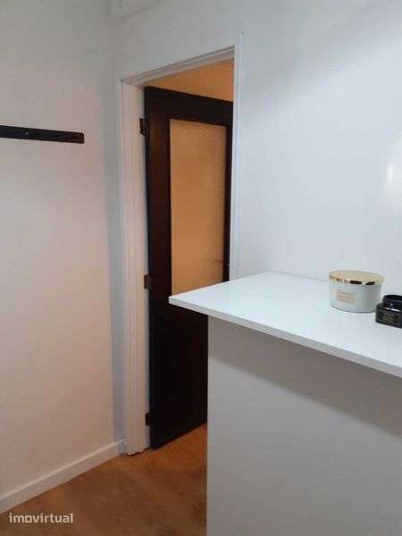 Arrendo T2 em bonfim (24 de Agosto), totalmente remodelado e equipado. - Grande imagem: 2/12