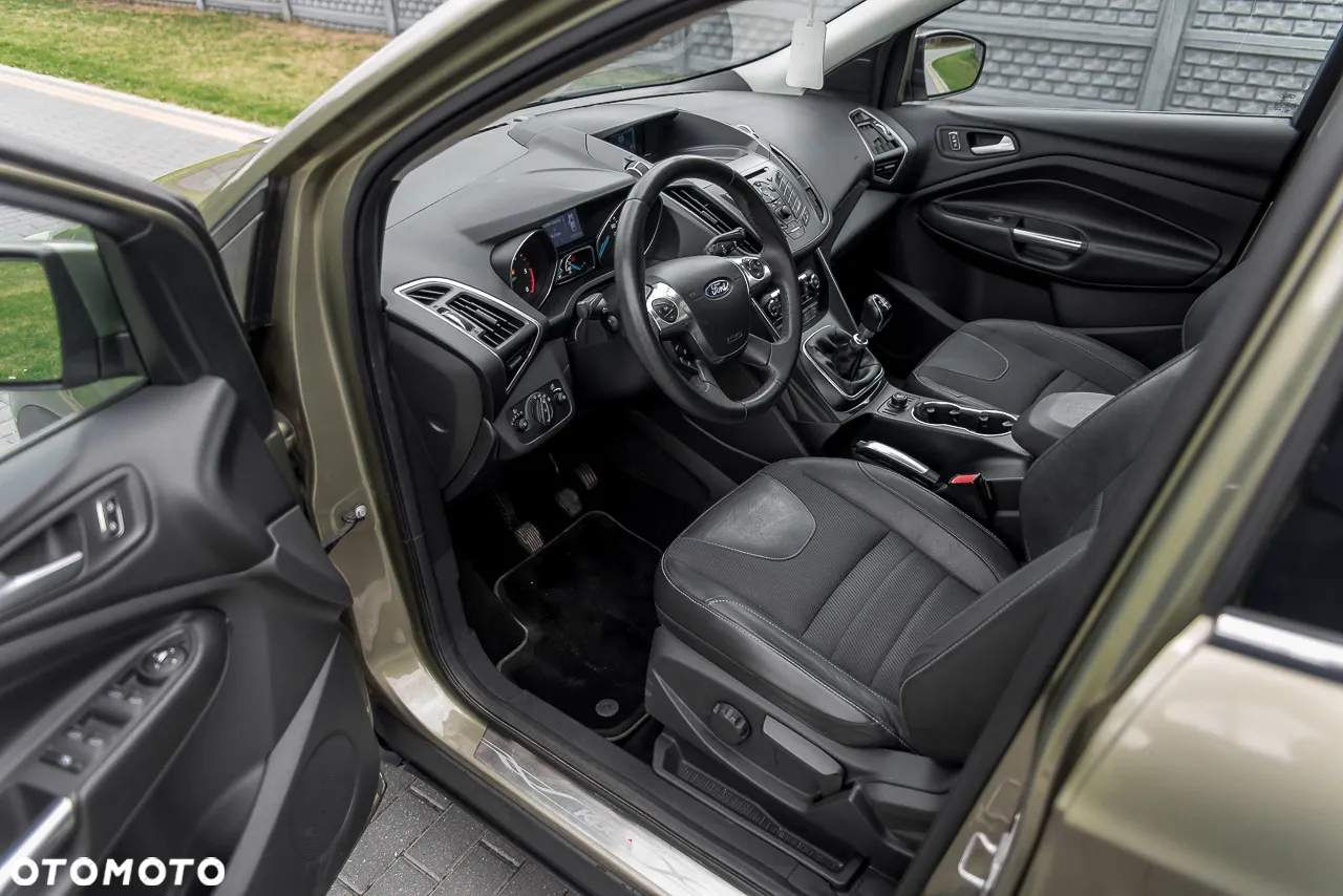 Ford Kuga 2.0 TDCi 2x4 Titanium - 28