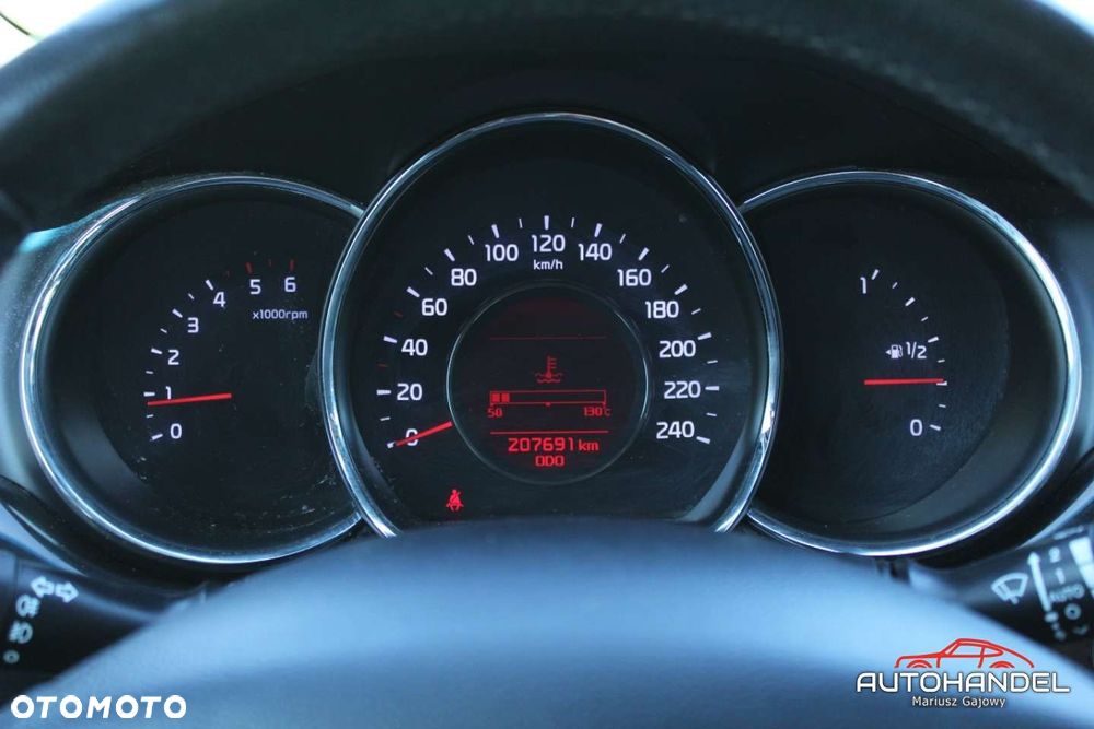 Kia Ceed - 9