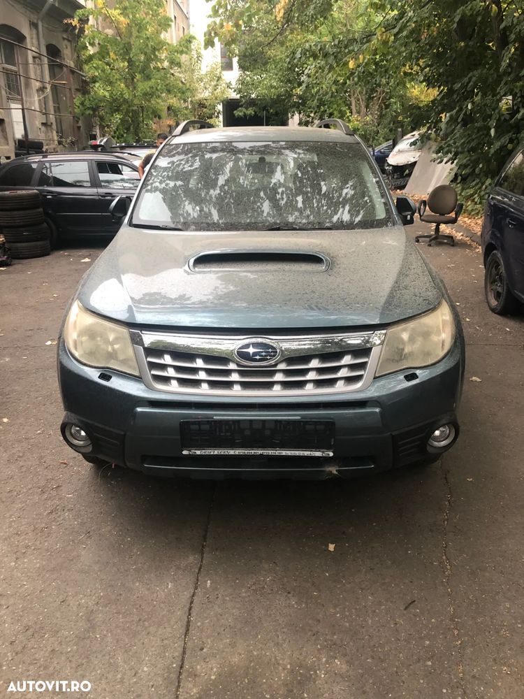Dezmembrez Subaru Forester 2009 gri verzui 2.0 diesel - 2