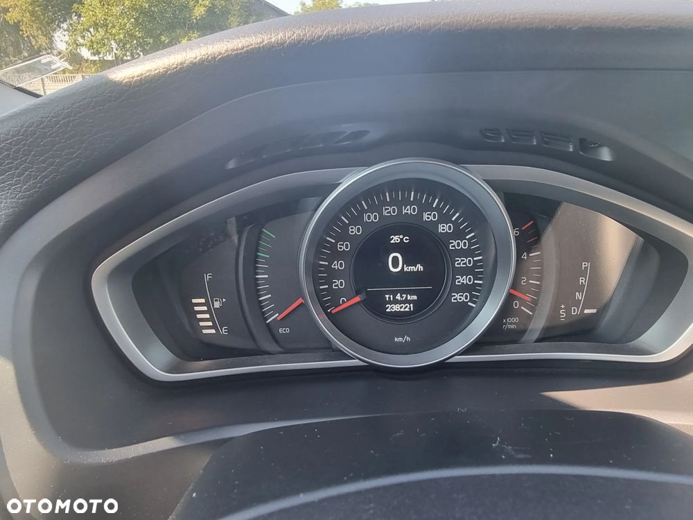 Volvo V40 D3 Geartronic - 10
