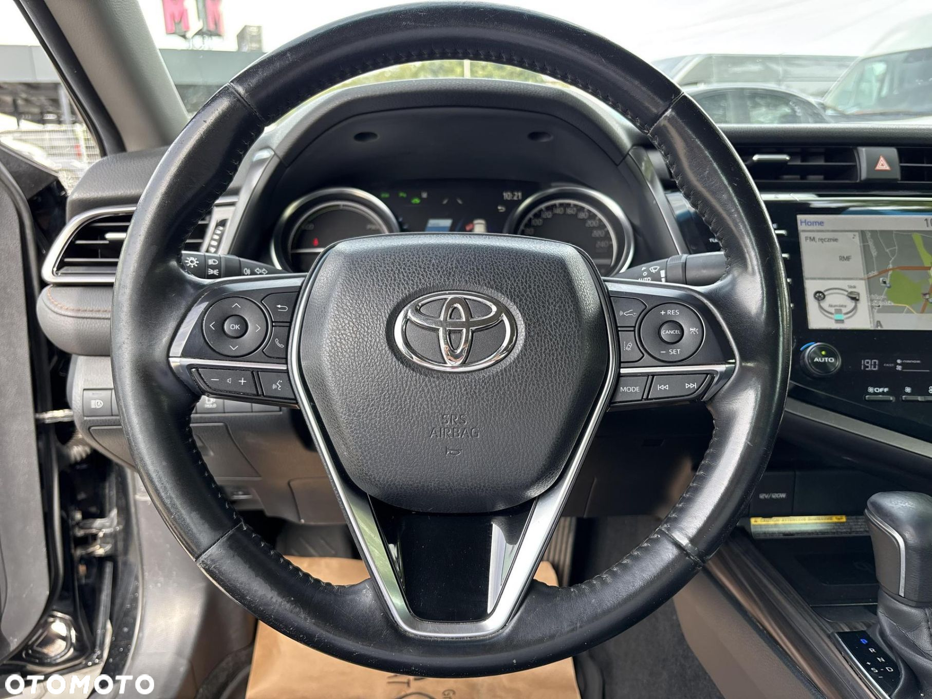 Toyota Camry - 10