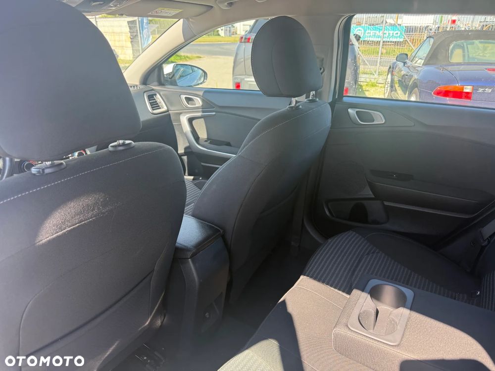 Kia Ceed 1.5 T-GDI M - 10