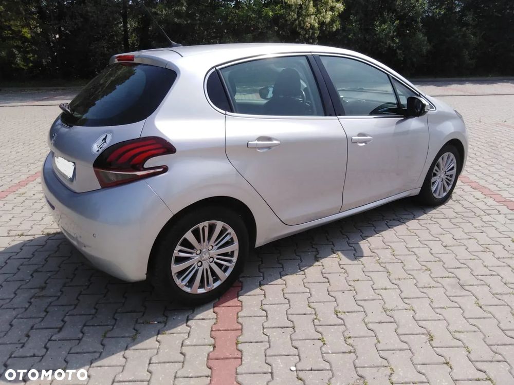 Peugeot 208 1.6 BlueHDi Allure S&S - 5