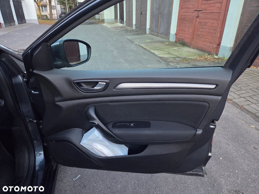 Renault Megane Grandtour TCe 140 GPF BUSINESS EDITION - 19
