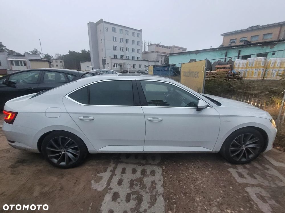 Skoda Superb 2.0 TSI 4x4 L&K DSG - 3
