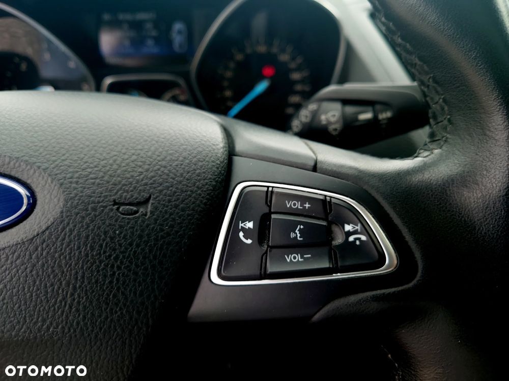 Ford Kuga 2.0 TDCi 2x4 Titanium - 16