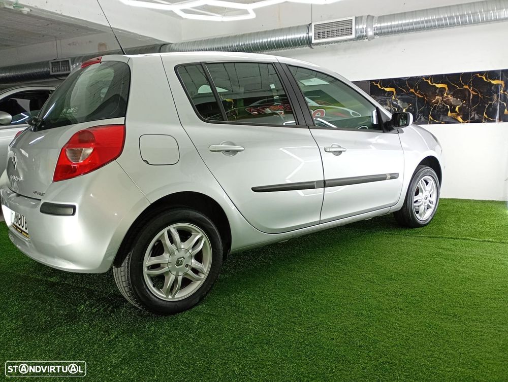 Renault Clio 1.2 16V Dynamique - 34